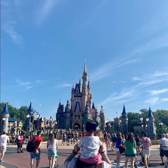 Heather’s Closet! - Picture 3 of 5